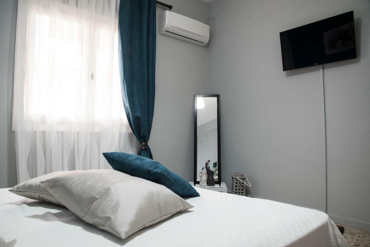 Cobalt Apartment Near Athens Airport Луца Экстерьер фото