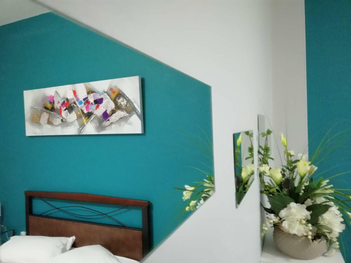 Cobalt Apartment Near Athens Airport Луца Экстерьер фото